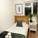 Relaxing Room In Spacious House