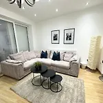 Relaxing Room In Spacious House
