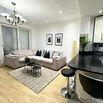 Relaxing Room In Spacious House