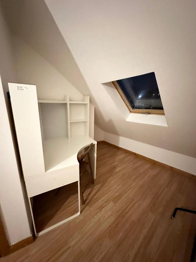 Relaxing In Spacious House Londra